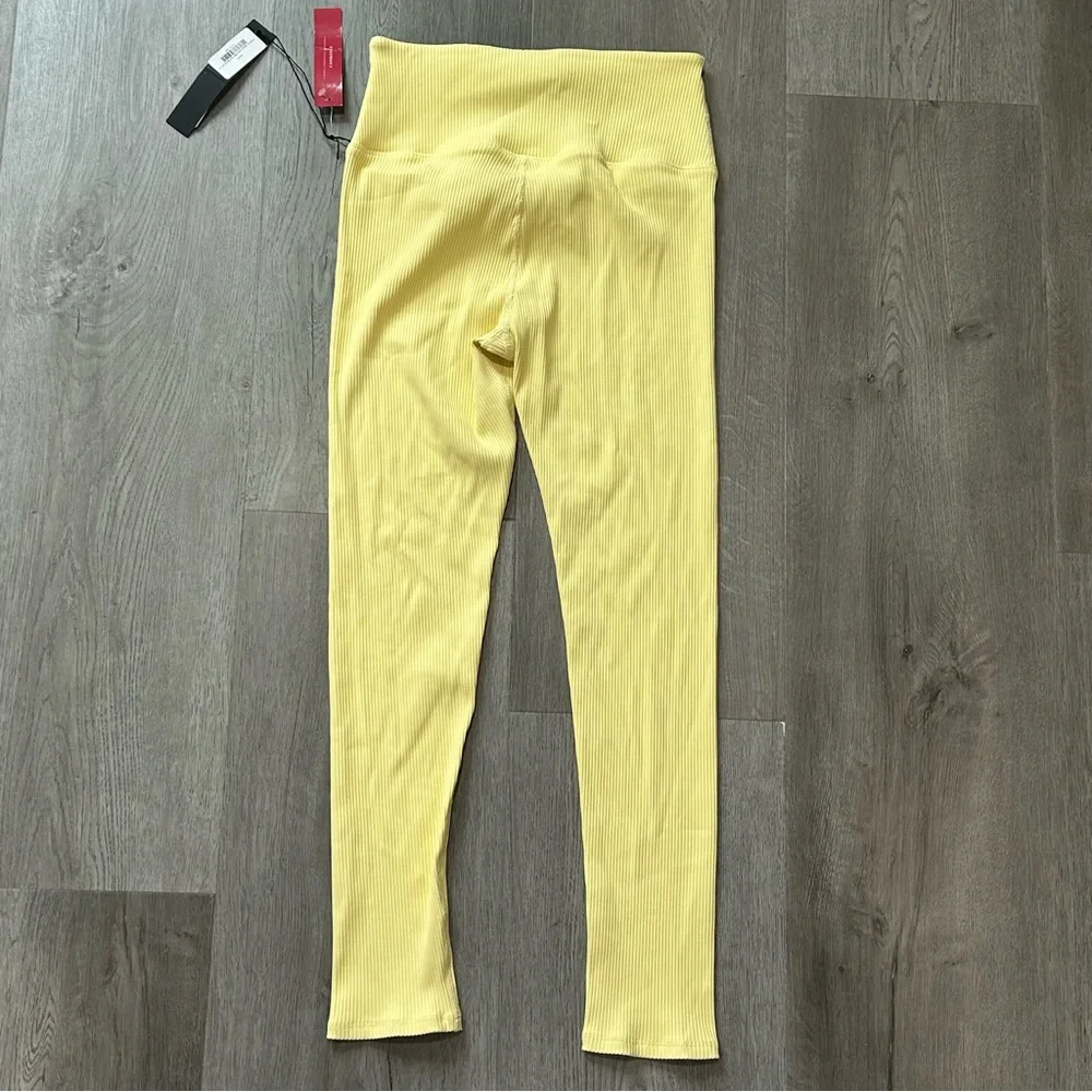NWT carbon38 7/8 ribbed butter‎ yellow leggings women’s size medium - Picture 7 of 7